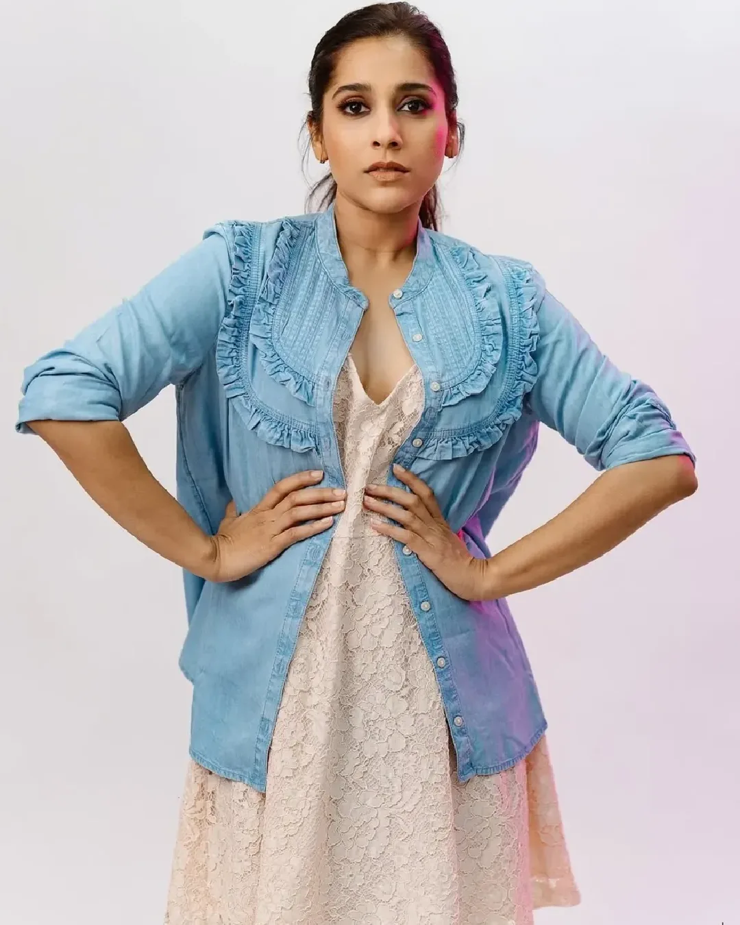 anchor rashmi gautam latest photos