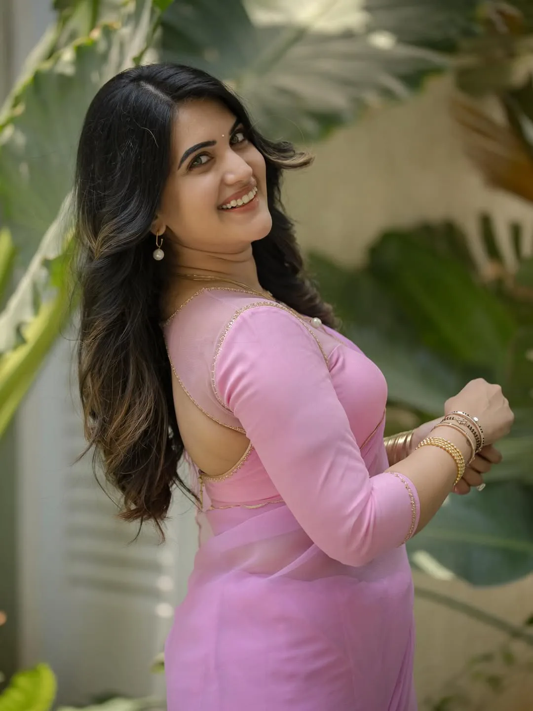 anchor sravanthi chokkarapu latest photo gallery