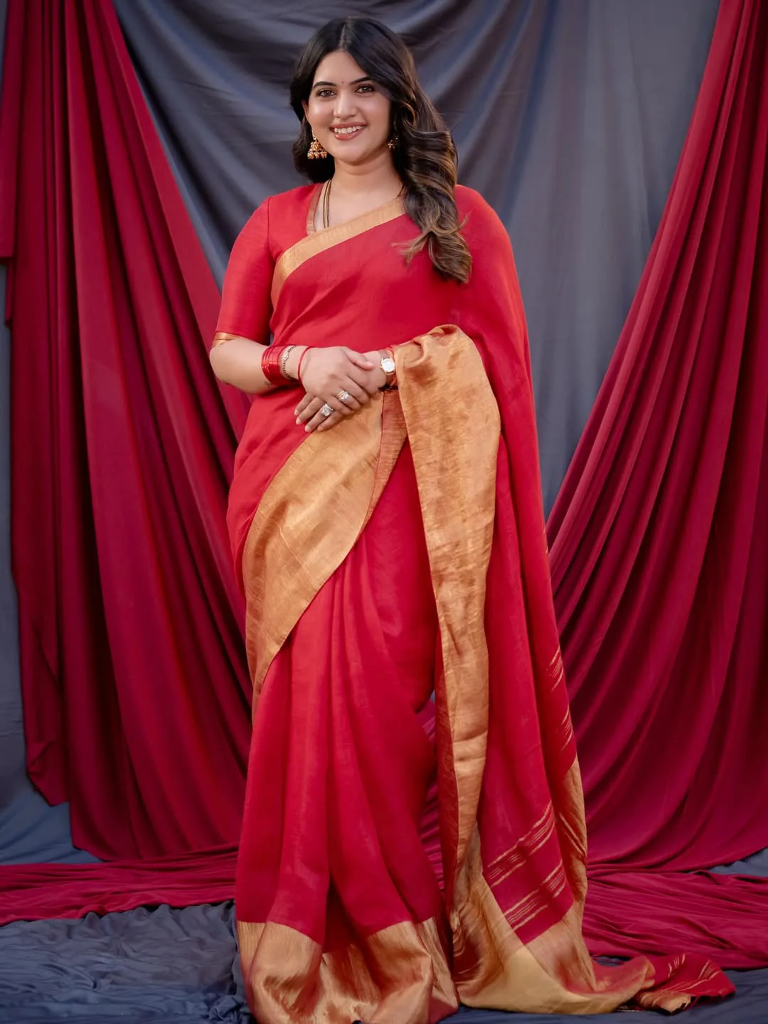 anchor sravanthi chokkarapu latest photos
