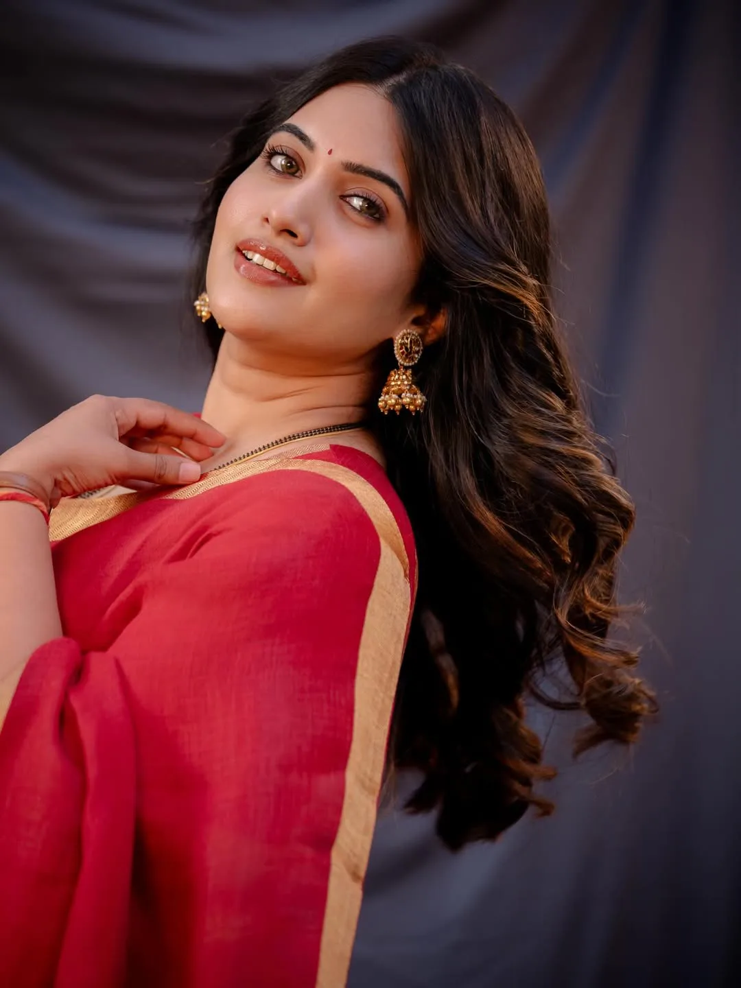 anchor sravanthi chokkarapu latest photos