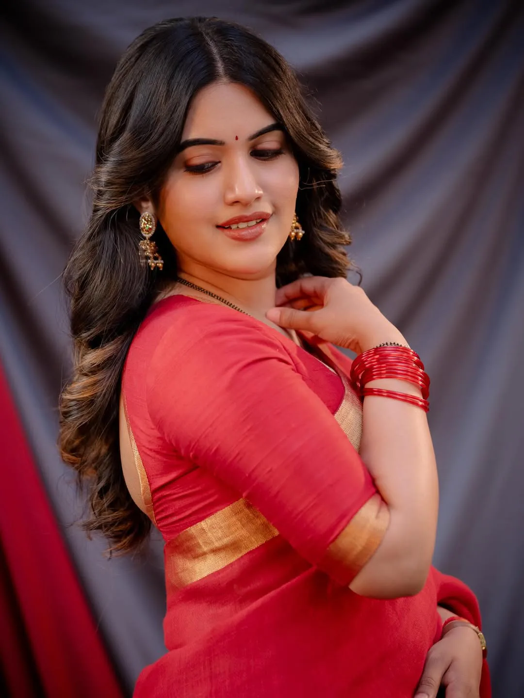 anchor sravanthi chokkarapu latest photos