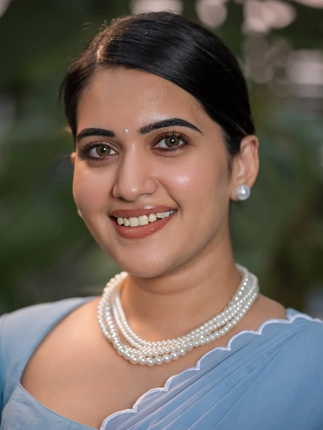 anchor sravanthi chokkarapu latest photos in saree