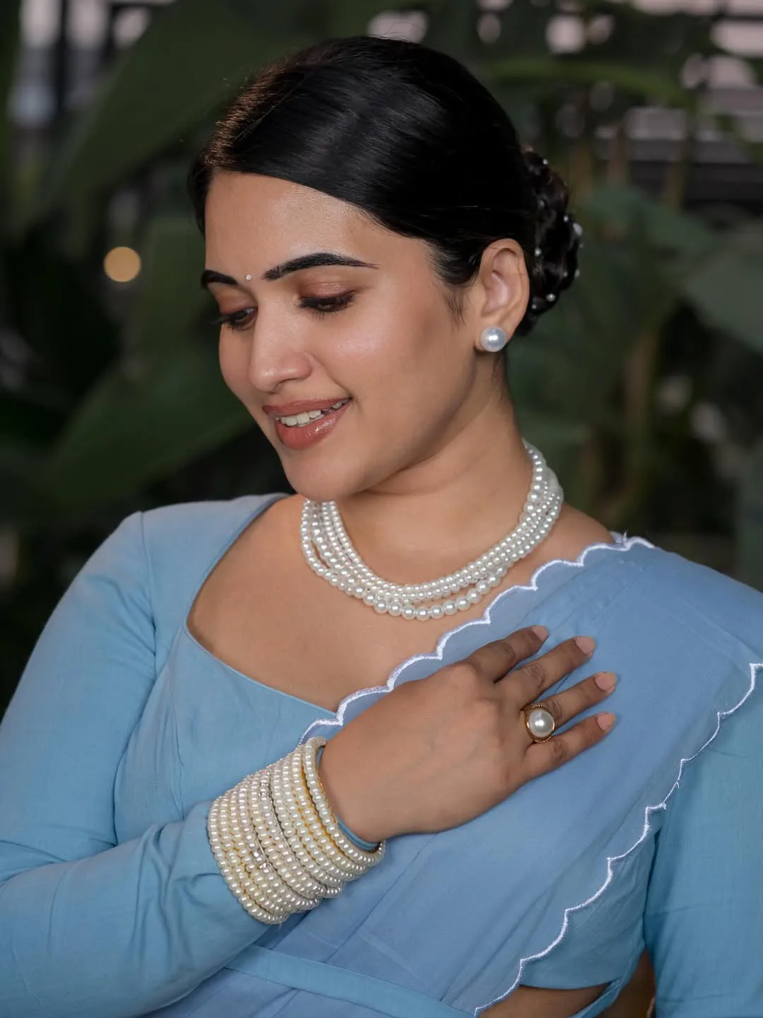 anchor sravanthi chokkarapu latest photos in saree