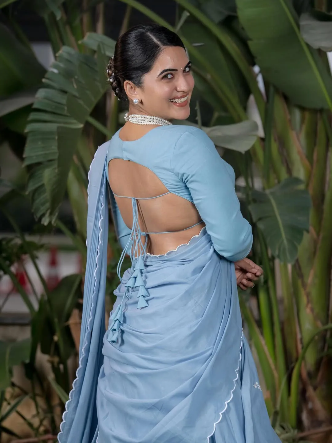 anchor sravanthi chokkarapu latest photos in saree