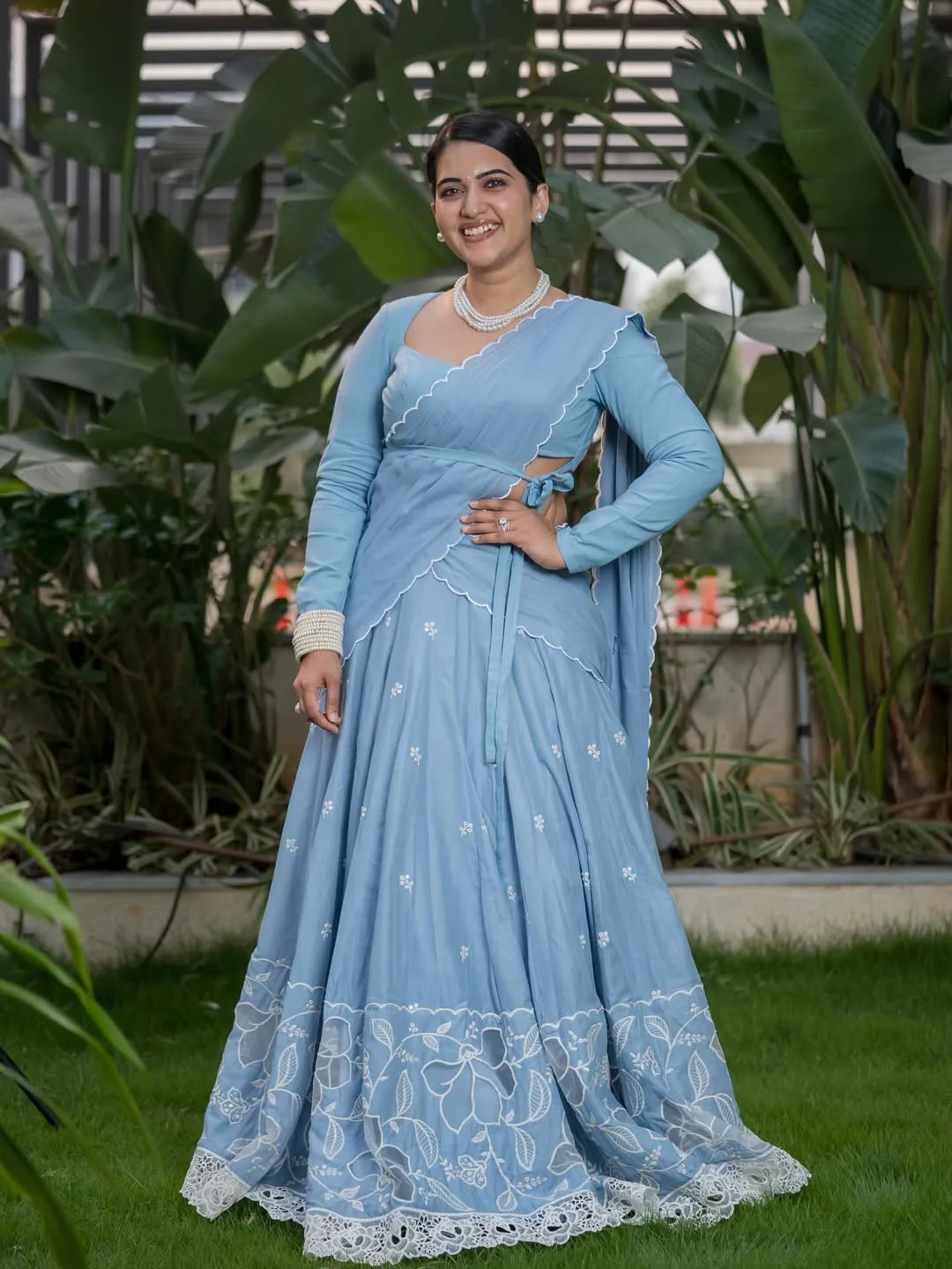 anchor sravanthi chokkarapu latest photos in saree
