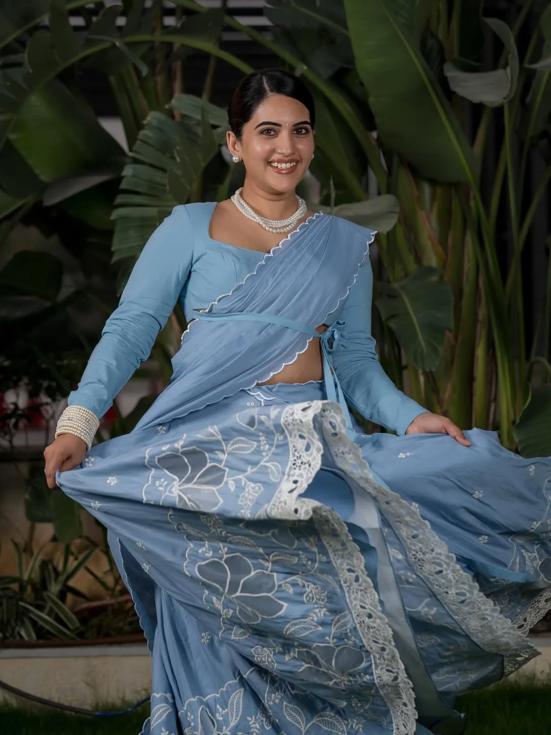 anchor sravanthi chokkarapu latest photos in saree