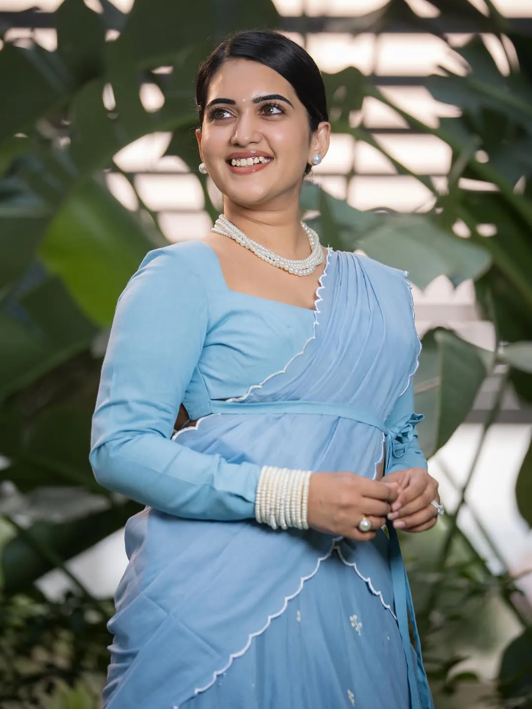 anchor sravanthi chokkarapu latest photos in saree