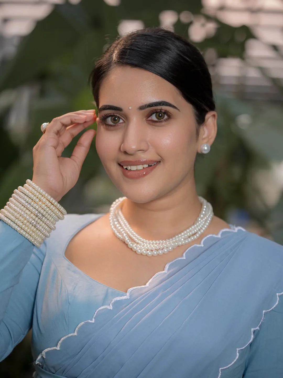 anchor sravanthi chokkarapu latest photos in saree