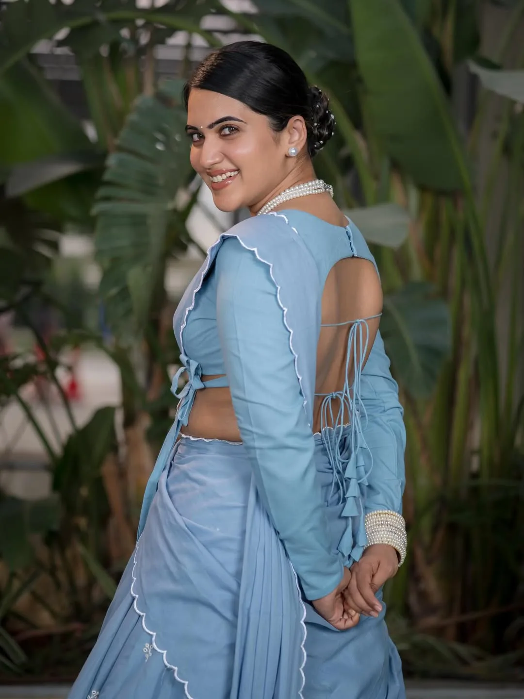 anchor sravanthi chokkarapu latest photos in saree