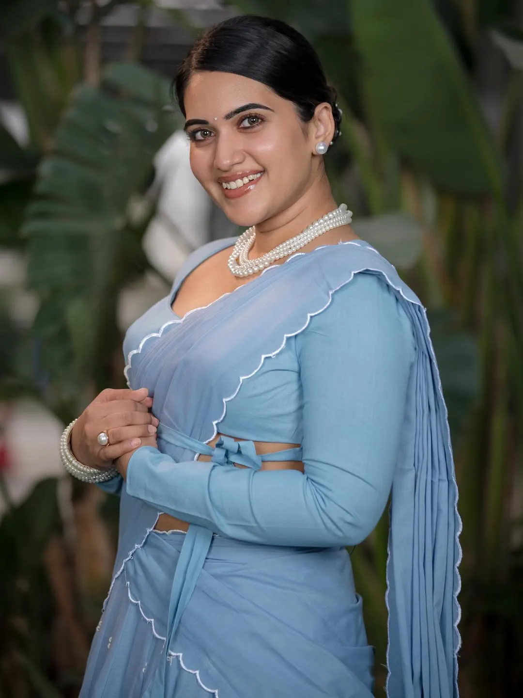 anchor sravanthi chokkarapu latest photos in saree