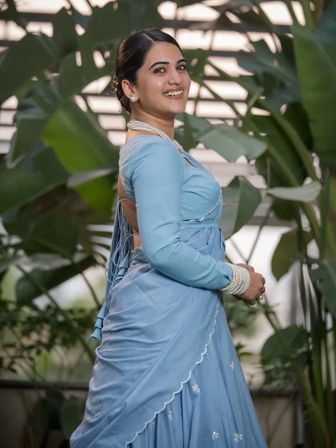 anchor sravanthi chokkarapu latest photos in saree