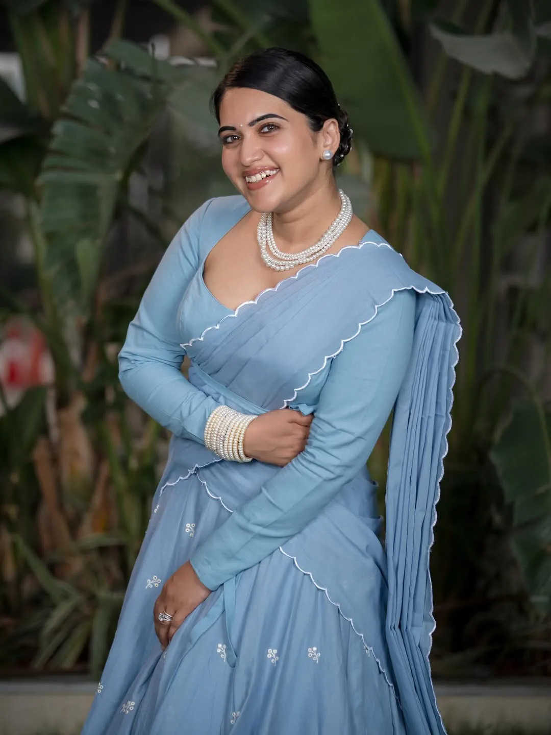 anchor sravanthi chokkarapu latest photos in saree