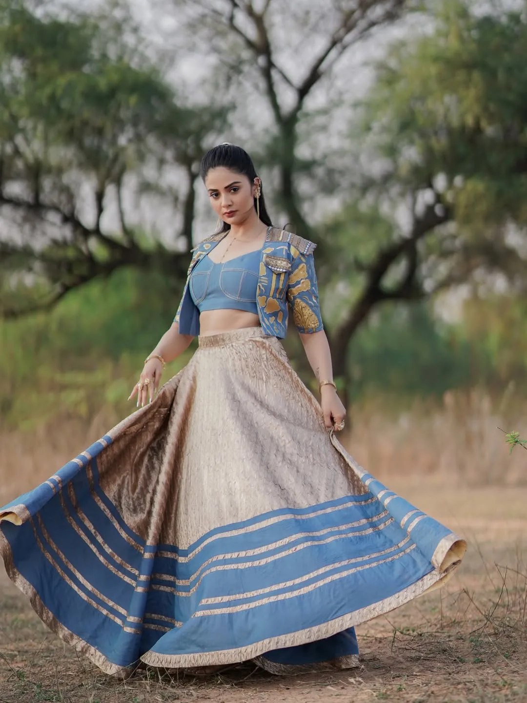 anchor srimukhi latest photos