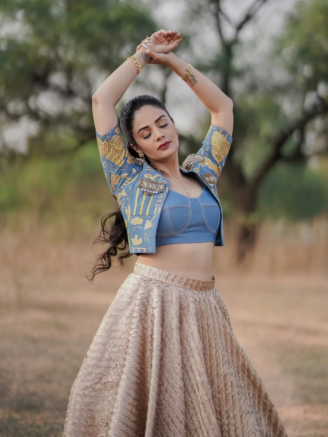 anchor srimukhi latest photos