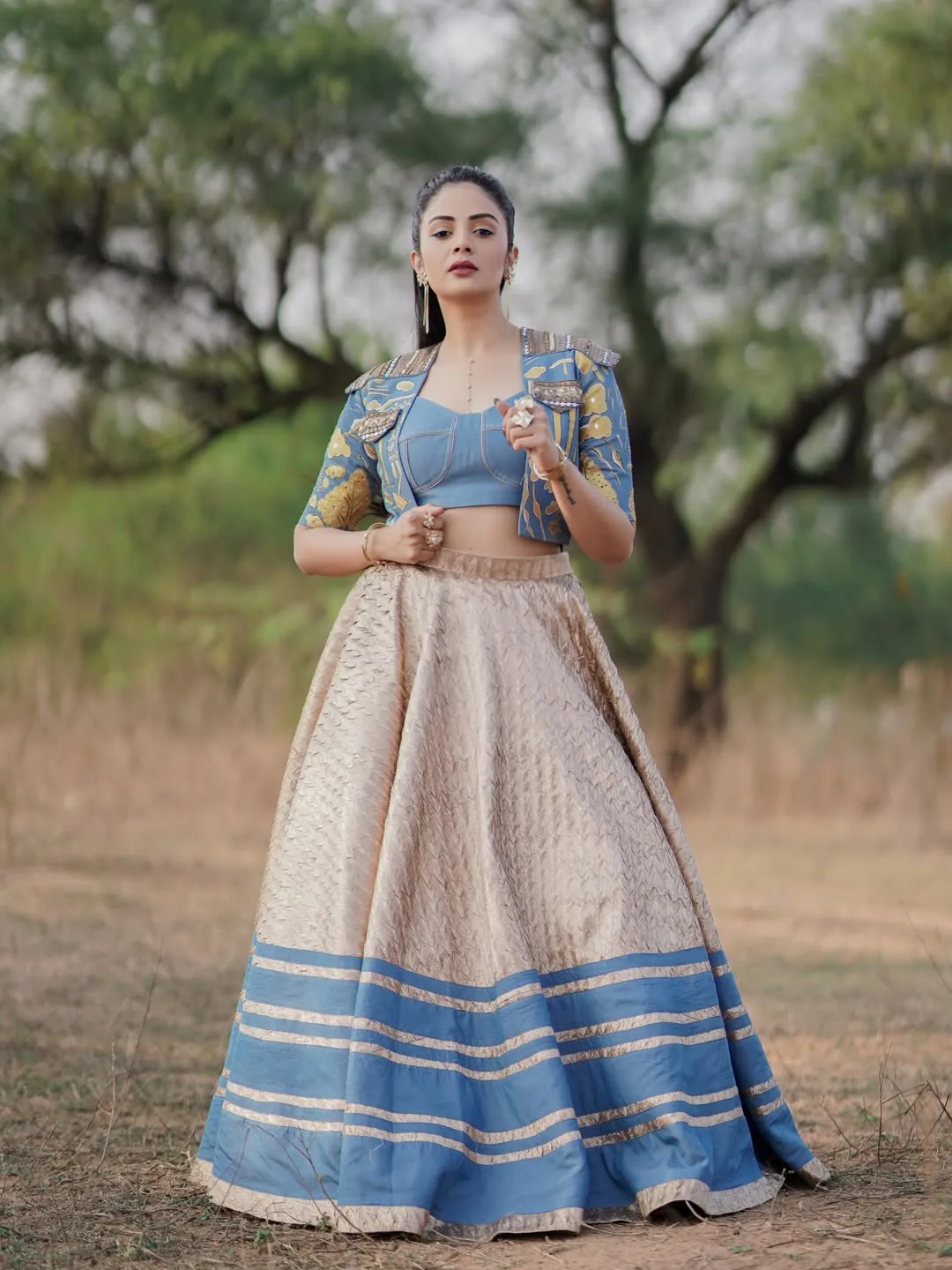 anchor srimukhi latest photos