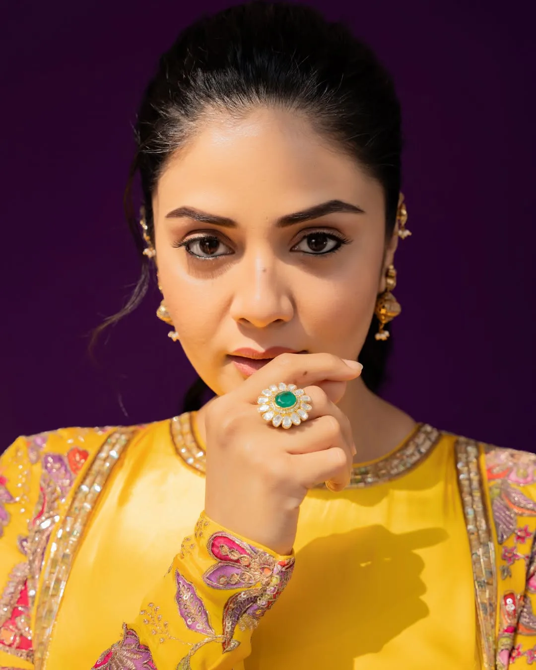 anchor srimukhi latest photos in yellow dress
