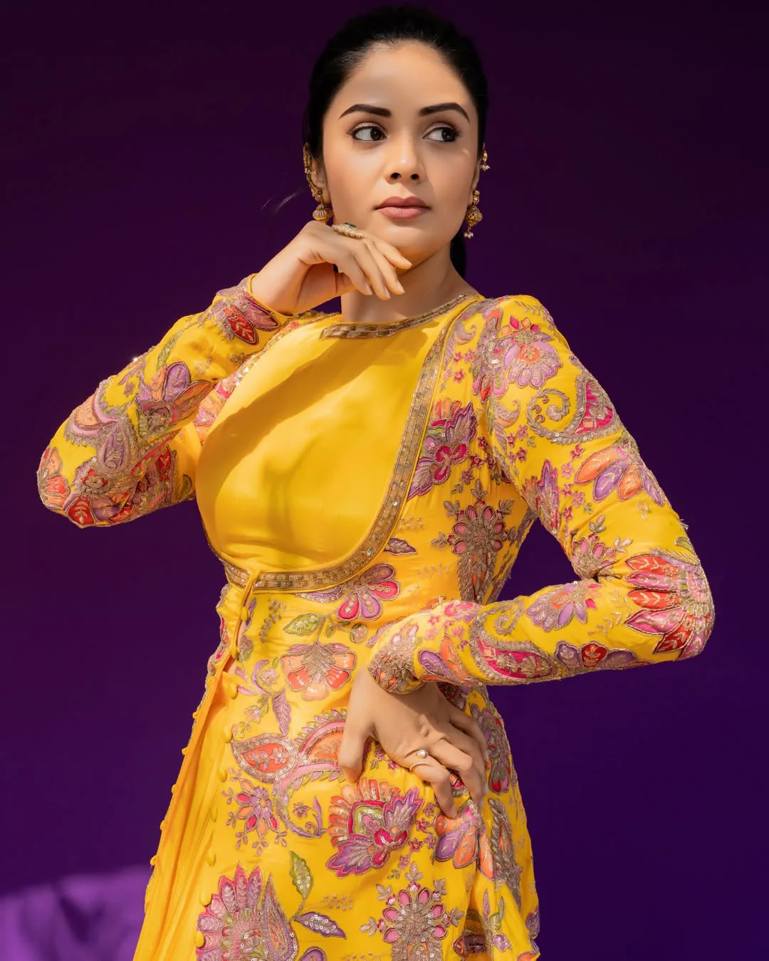 anchor srimukhi latest photos in yellow dress