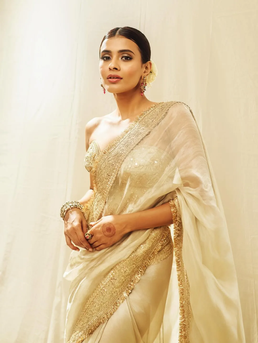 hebah patel latest photos in saree