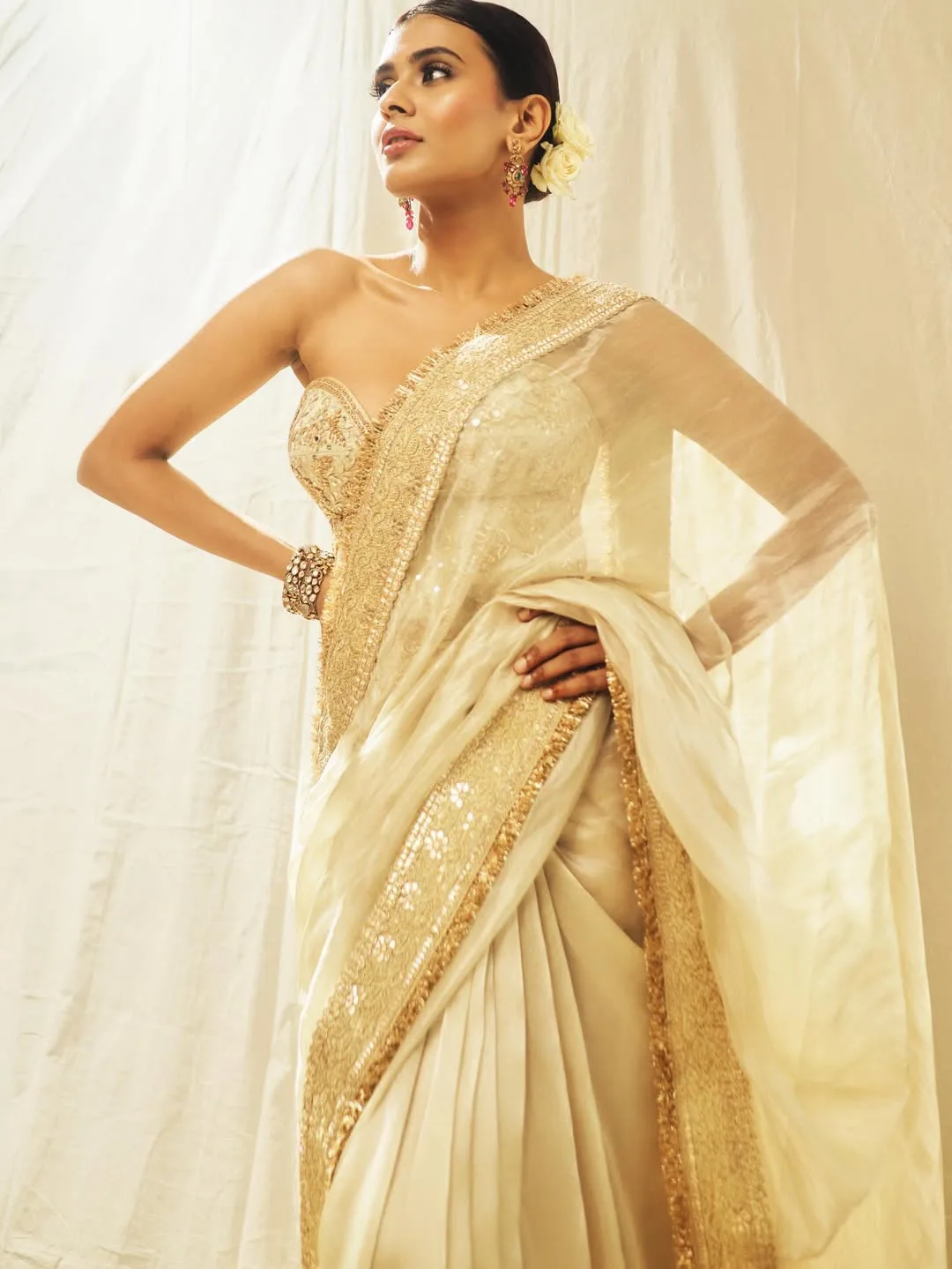hebah patel latest photos in saree