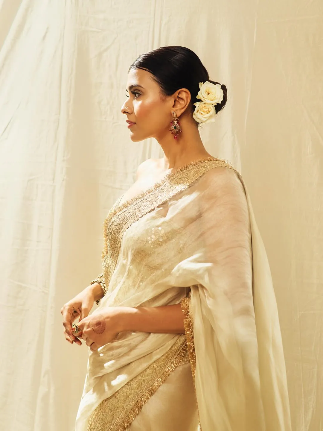 hebah patel latest photos in saree