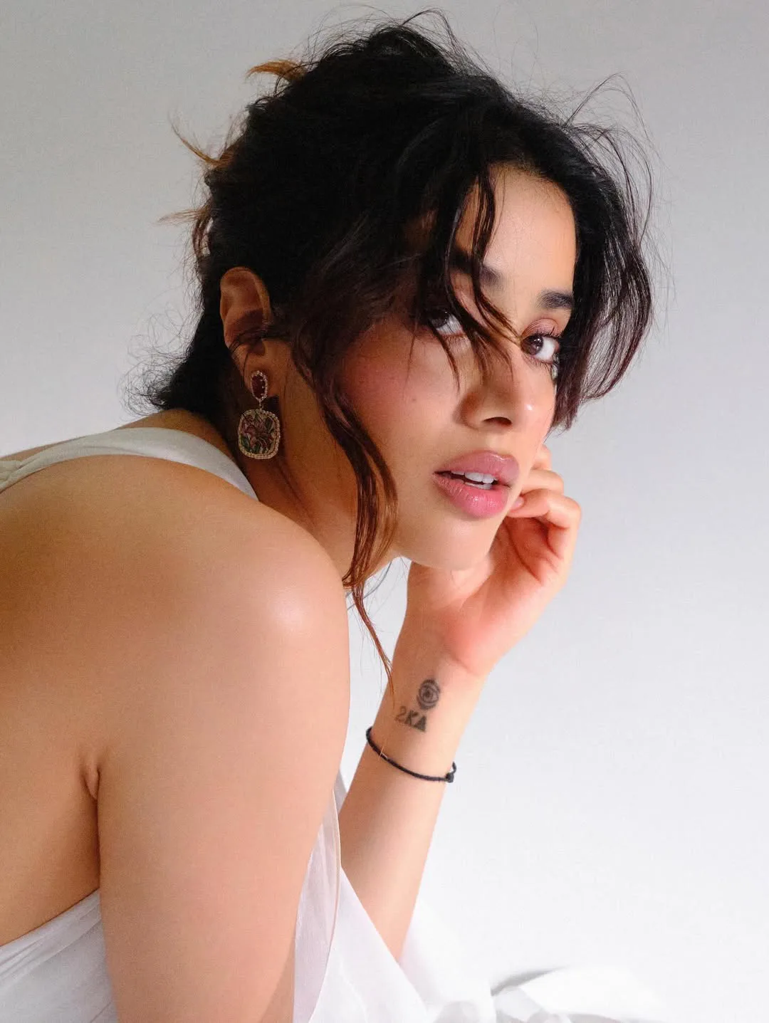 janhvi kapoor latest photo gallery