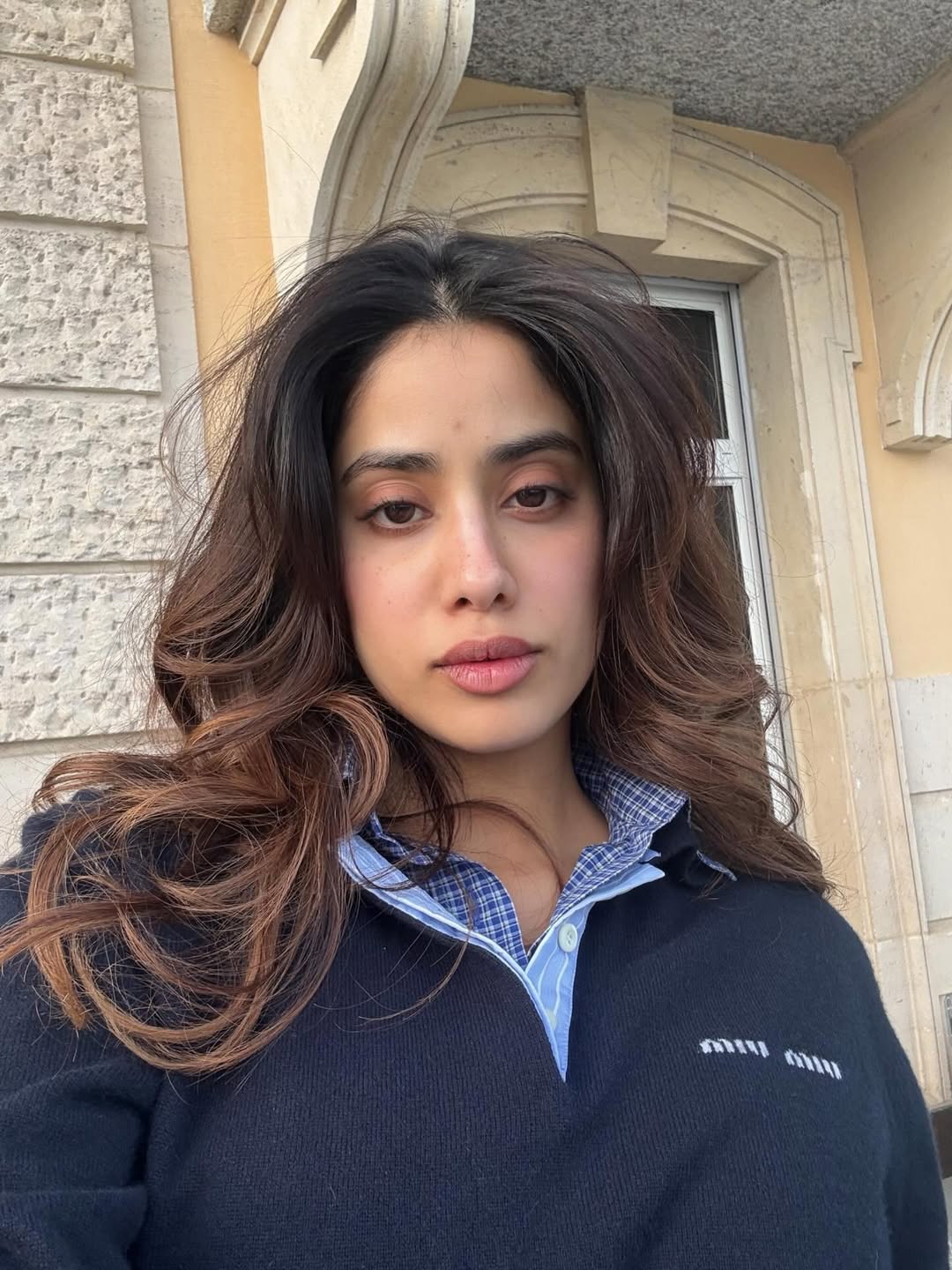 janhvi kapoor latest photos viral on social media