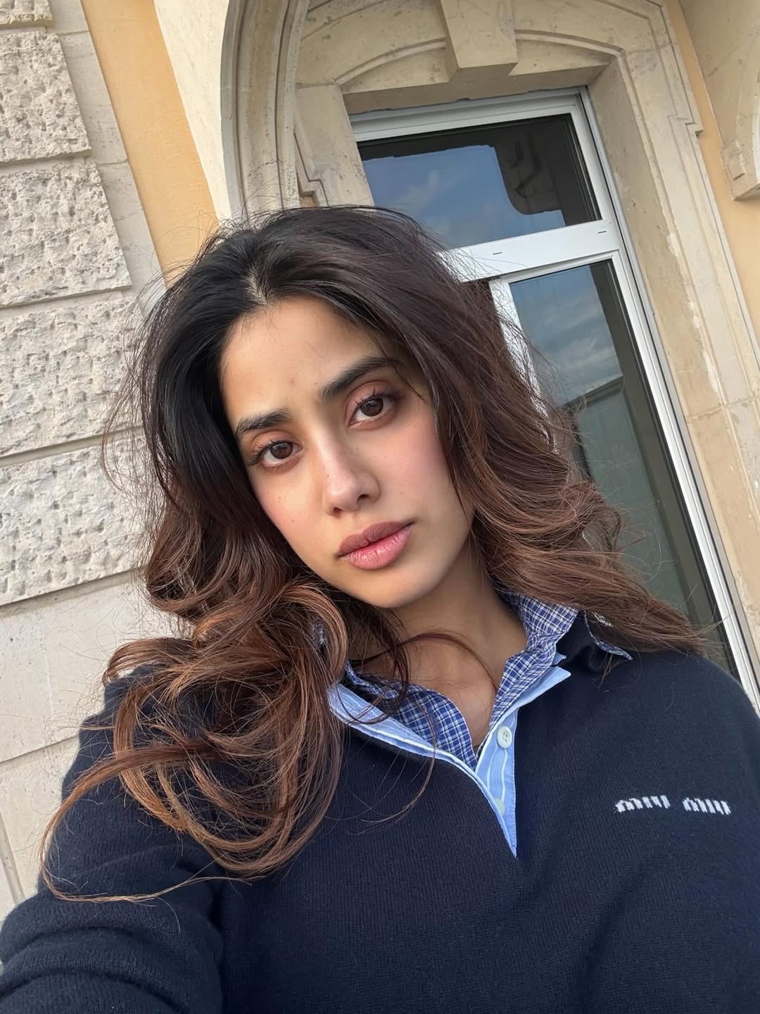 janhvi kapoor latest photos viral on social media