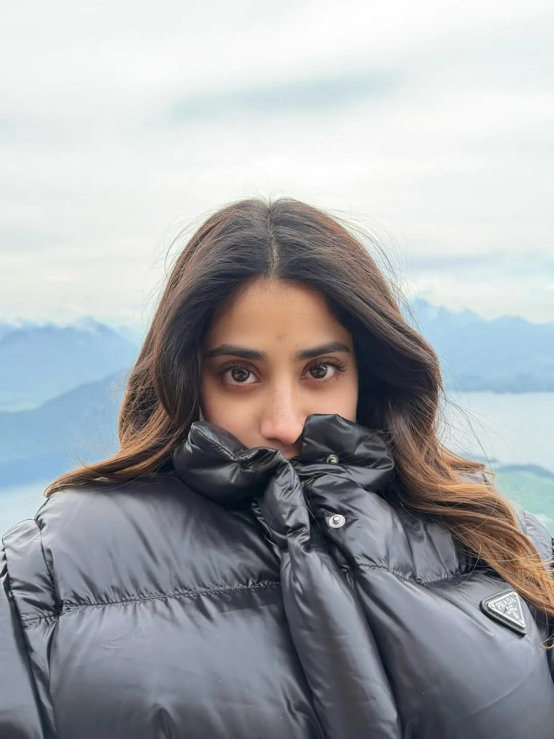 janhvi kapoor latest photos viral on social media