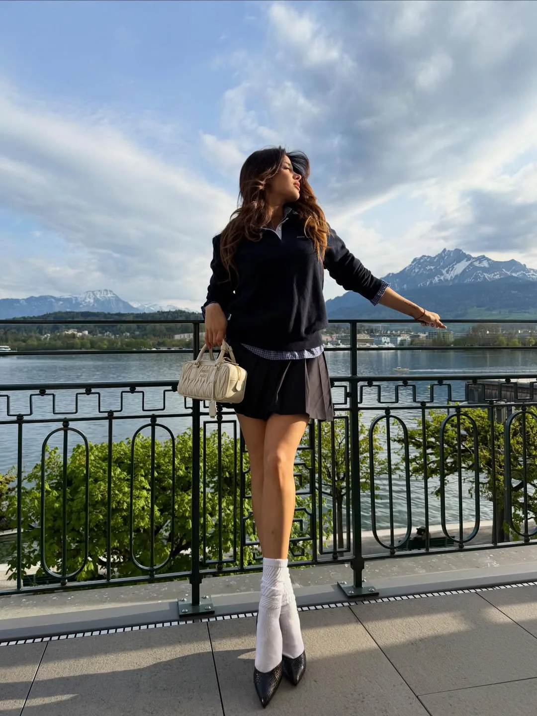 janhvi kapoor latest photos viral on social media