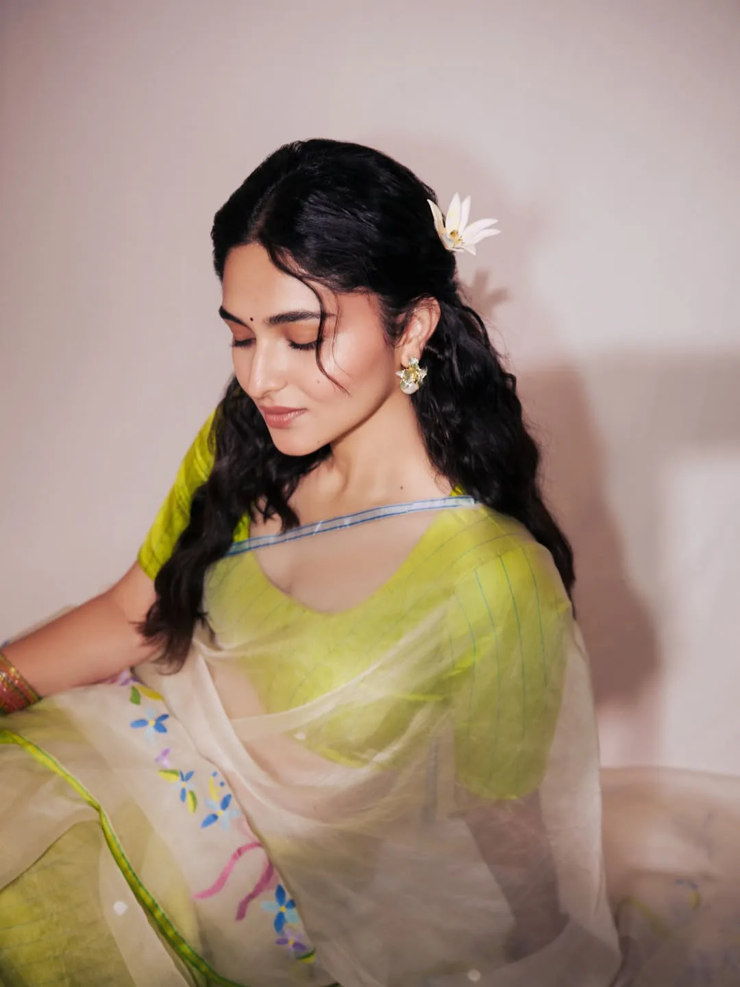 kayadu lohar latest photos in saree goes viral