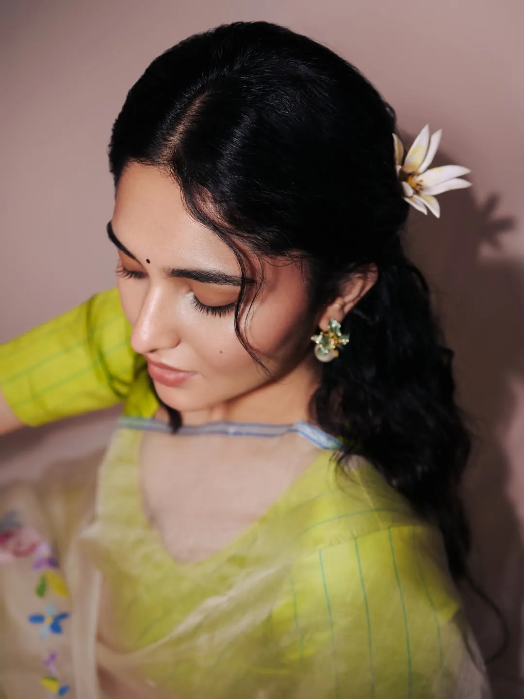kayadu lohar latest photos in saree goes viral