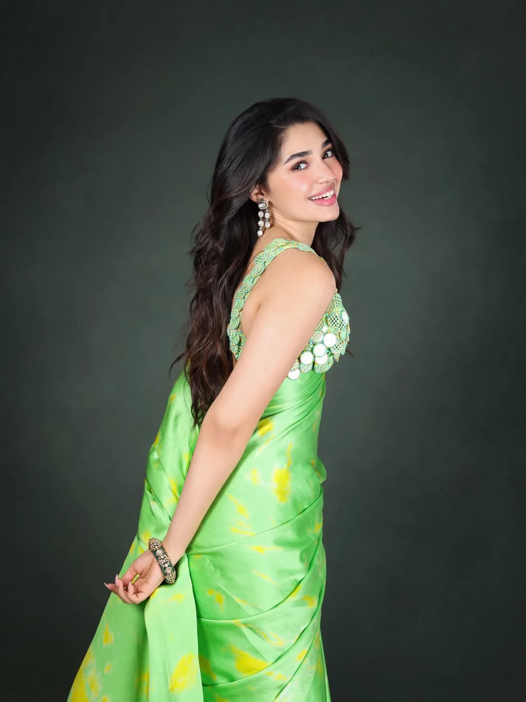krithi shetty stunning looks in green saree