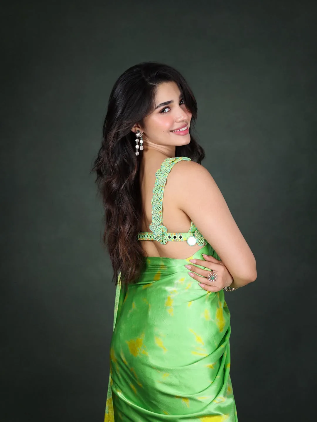 krithi shetty stunning looks in green saree