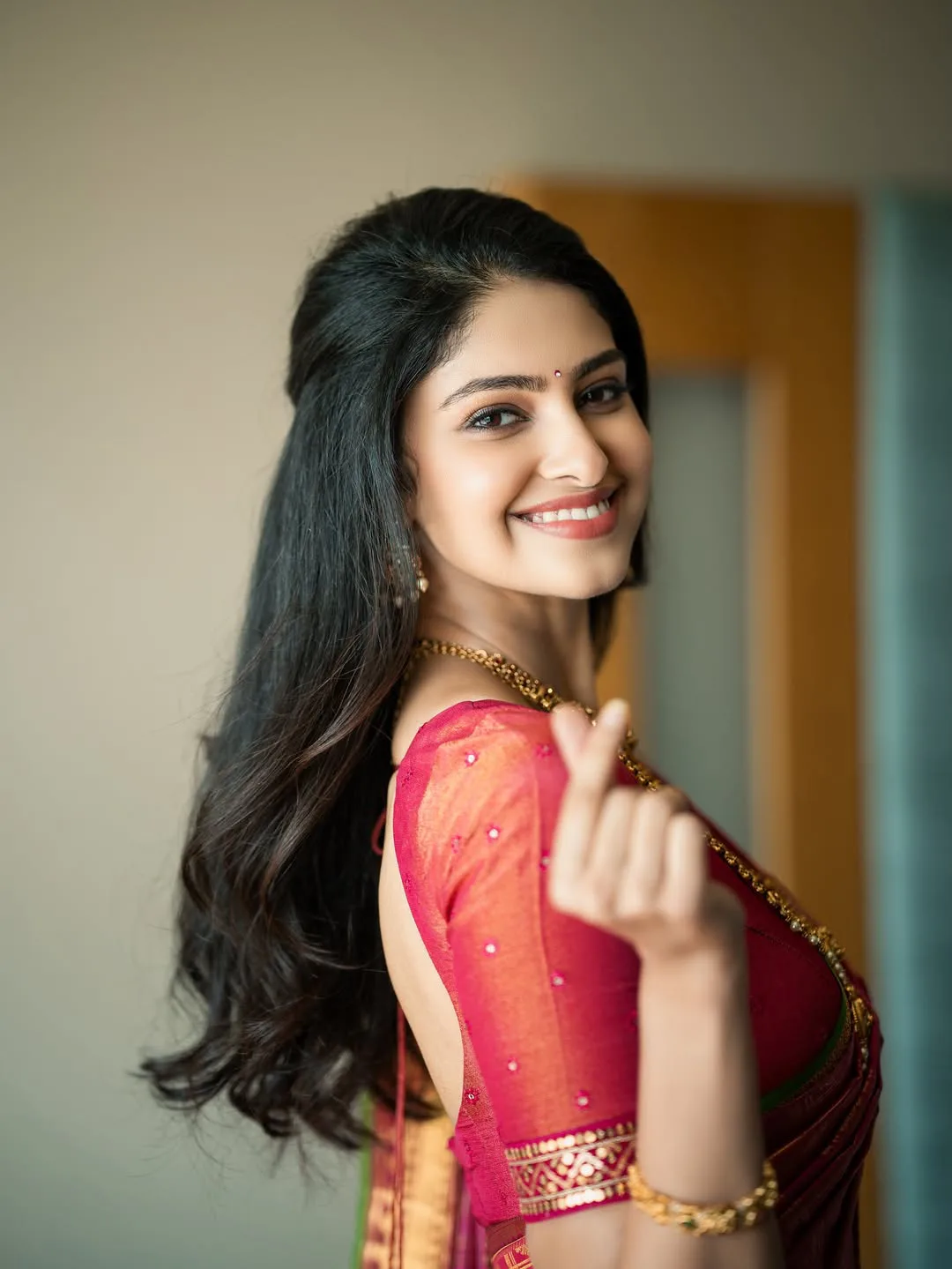 manasa varanasi latest photos in saree