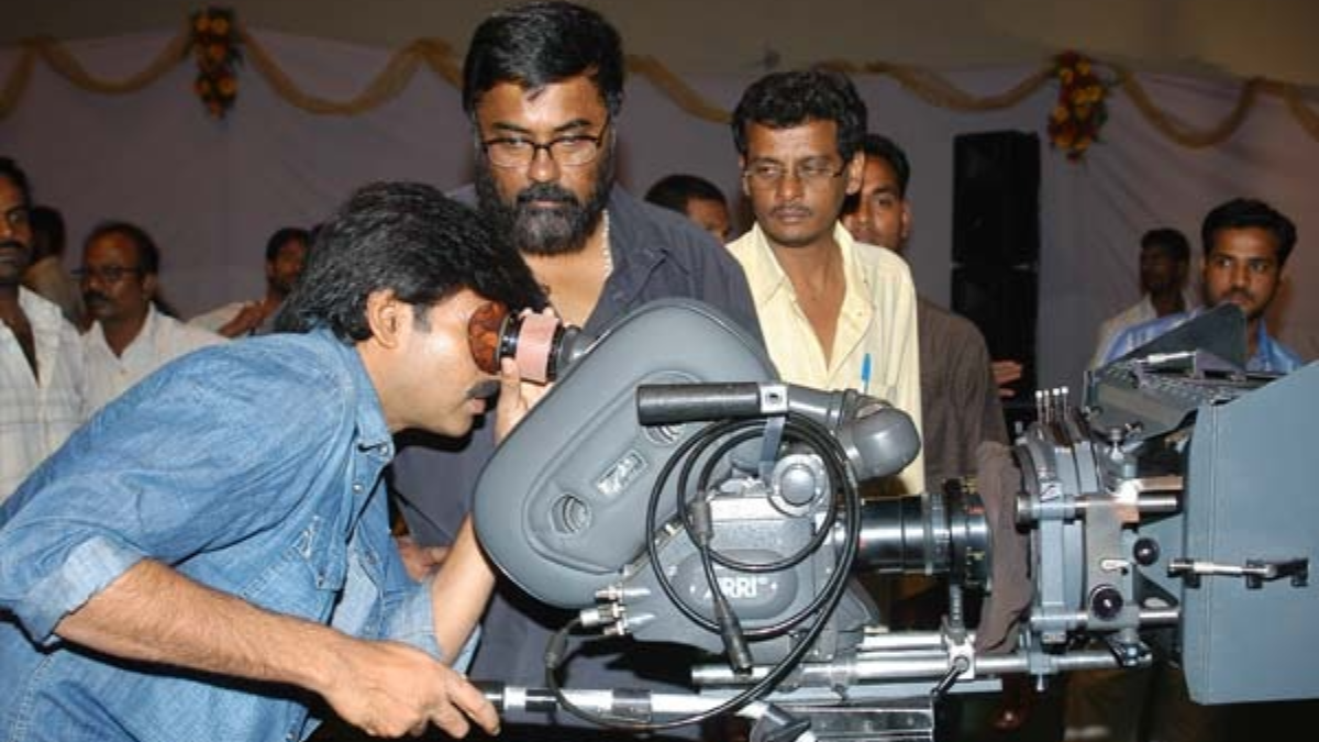 పవన్ కళ్యాణ్ సత్యాగ్రహి సినిమా ఓపెనింగ్ సెట్‌లో — 2006