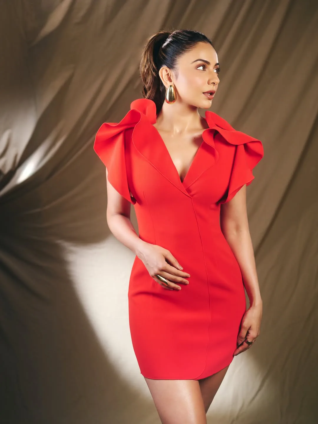 rakul preet singh latest photos in red skirt