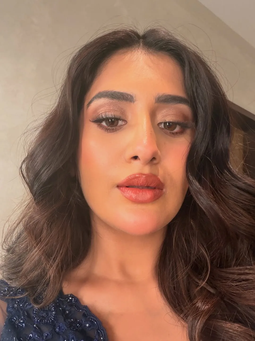 rashi singh glamour show in black saree