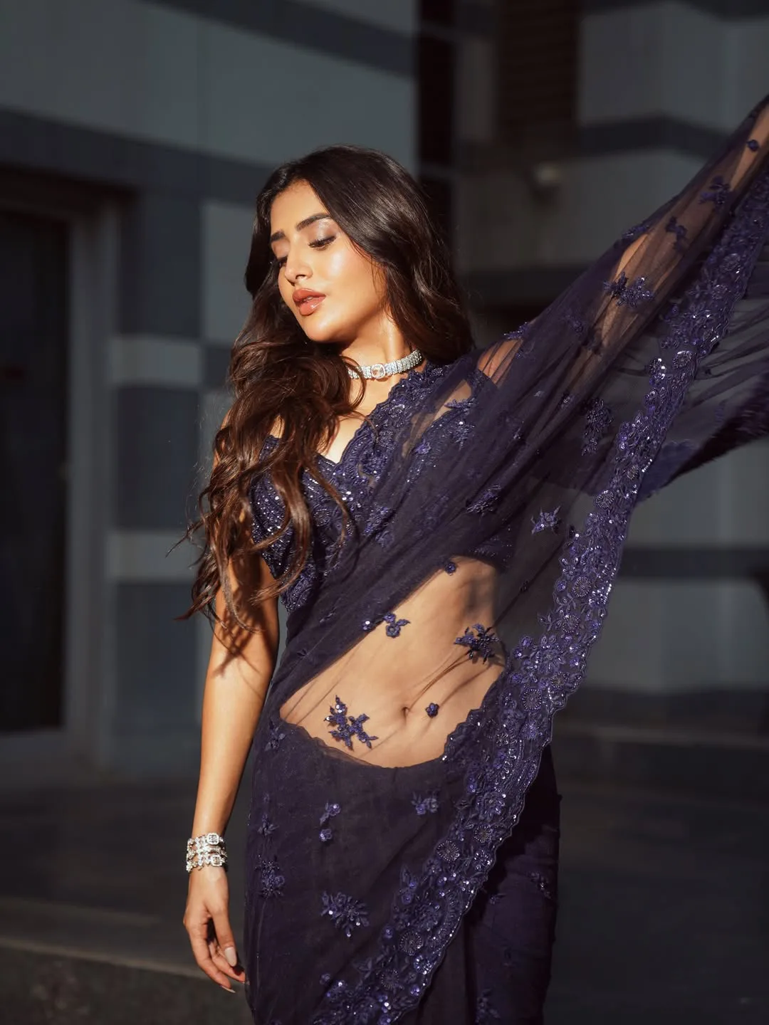 rashi singh glamour show in black saree