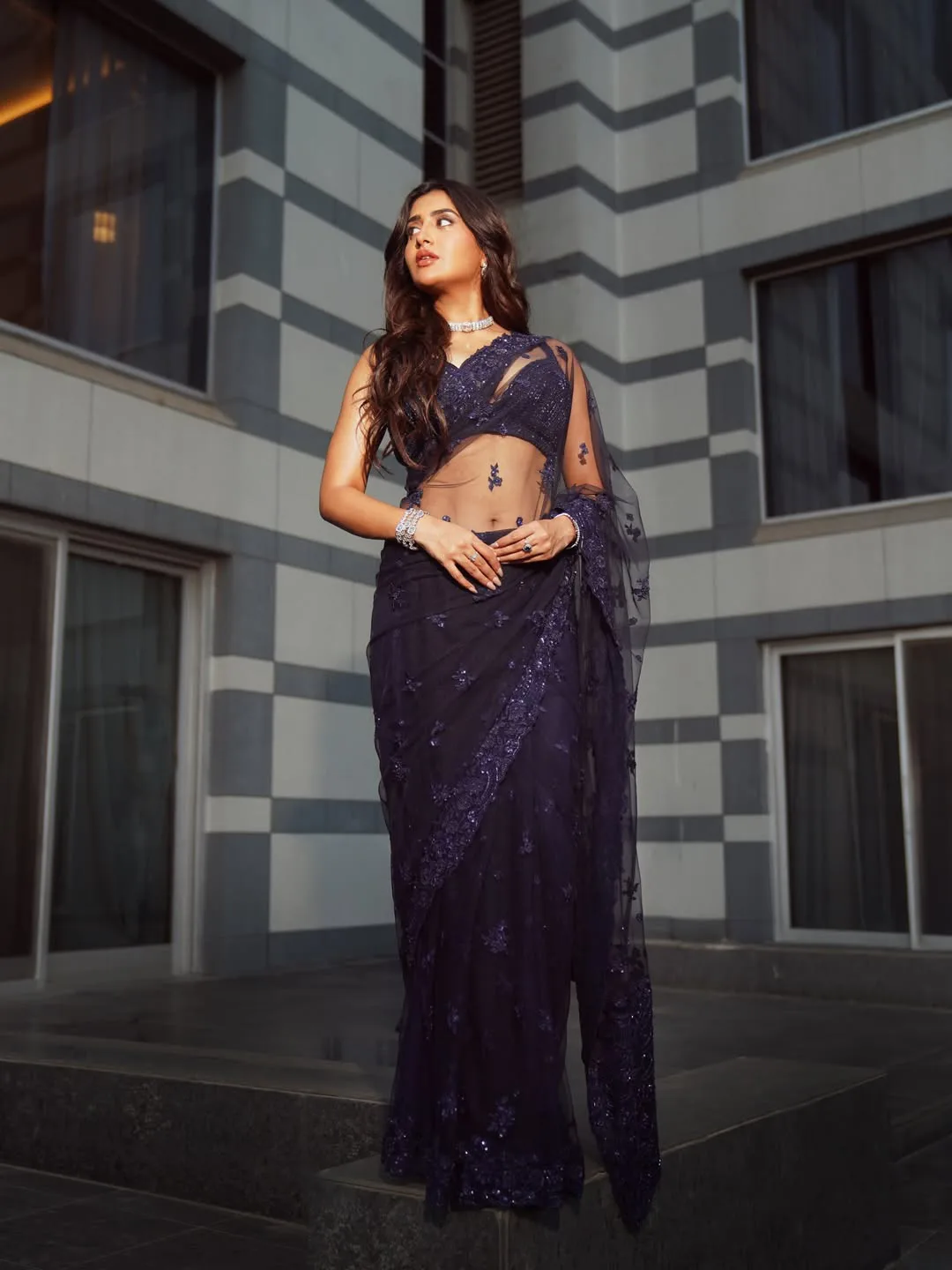 rashi singh glamour show in black saree