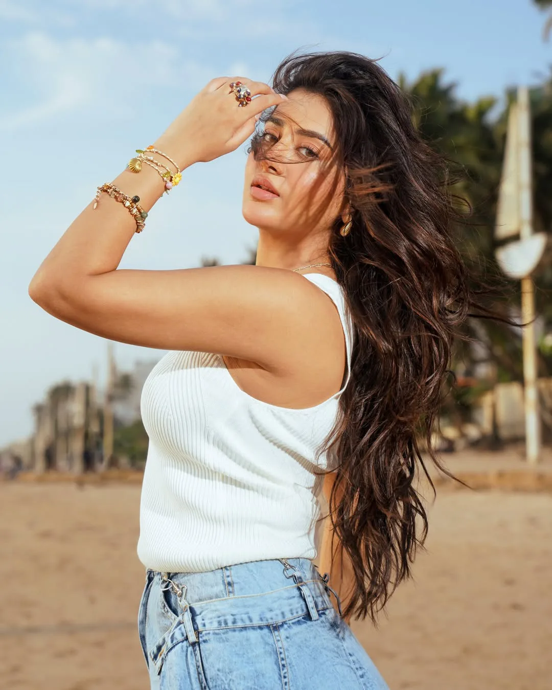 rashi singh latest stunning photos viral on social media