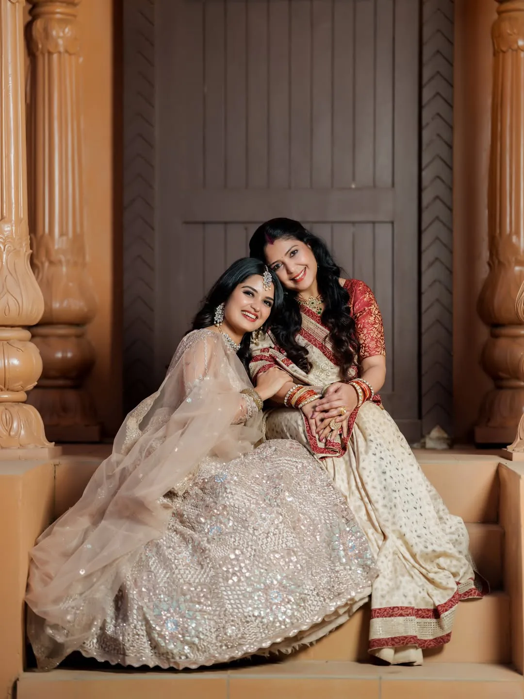 serial actress priyanka jain with her mother