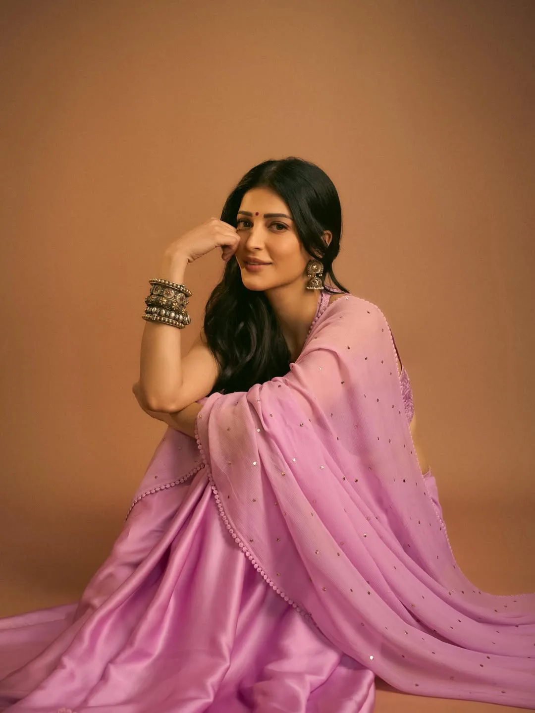 shruthi haasan latest hot photos in pink saree