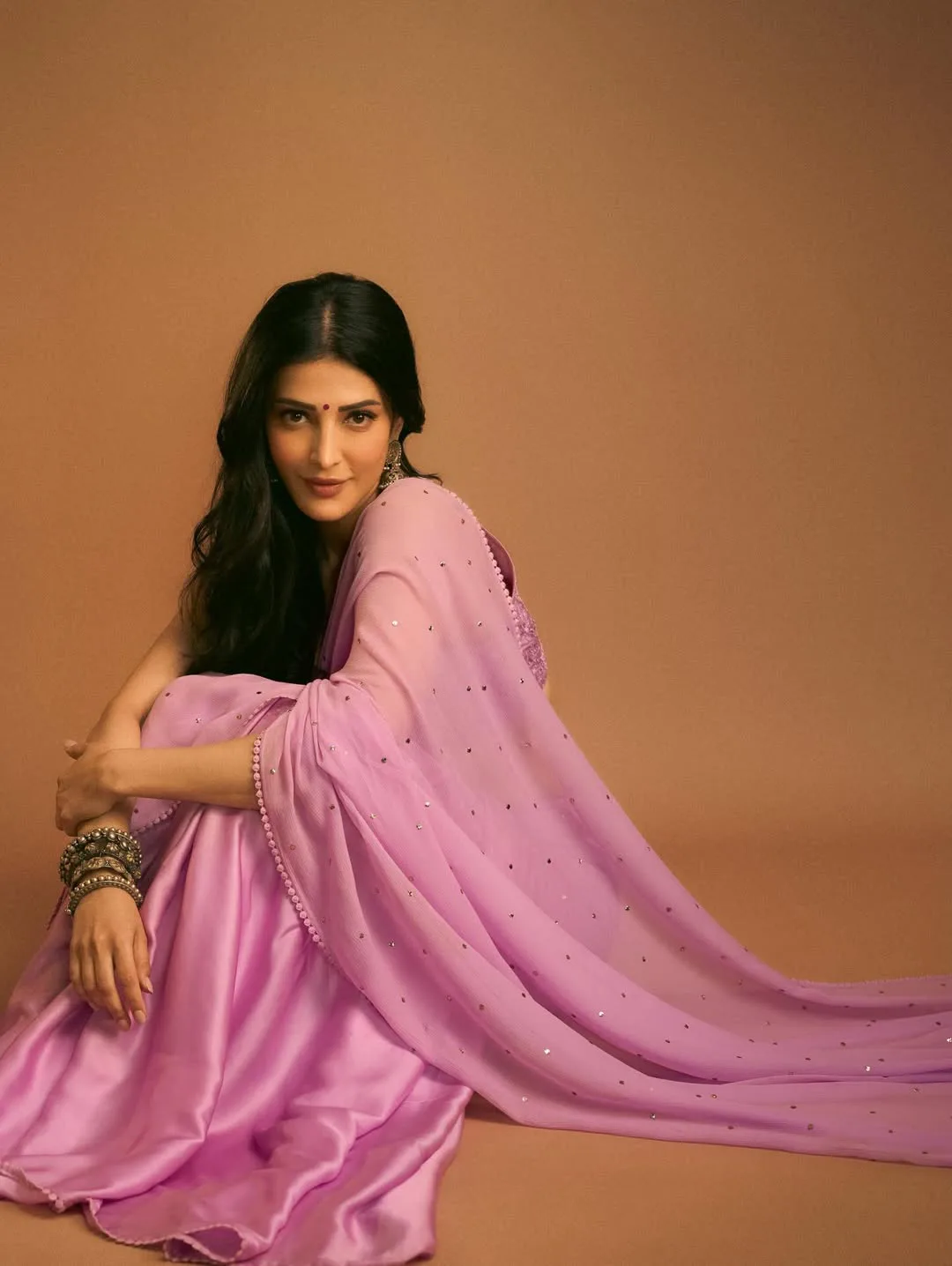 shruthi haasan latest hot photos in pink saree