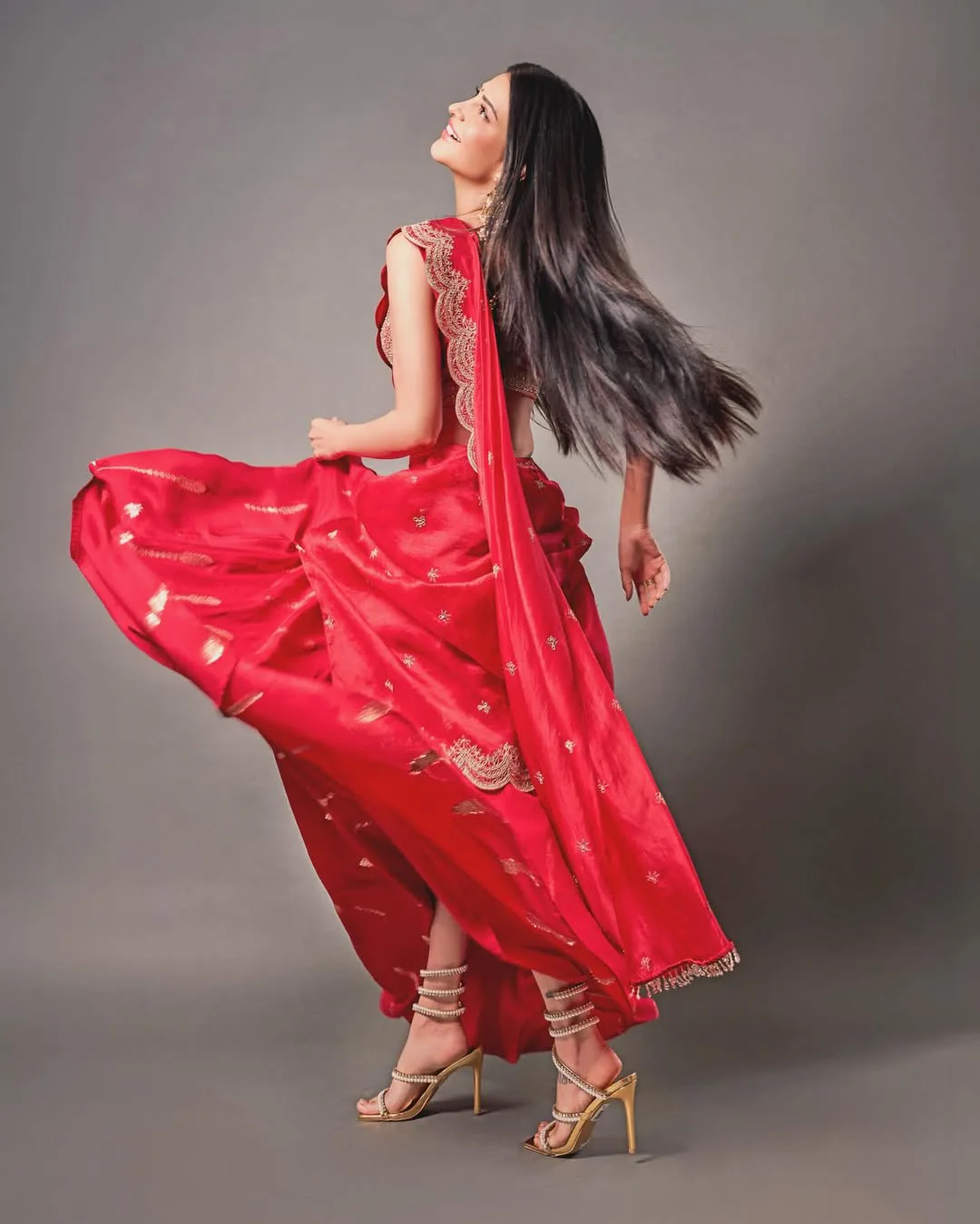 south beauty Shruti Haasan latest photo gallery