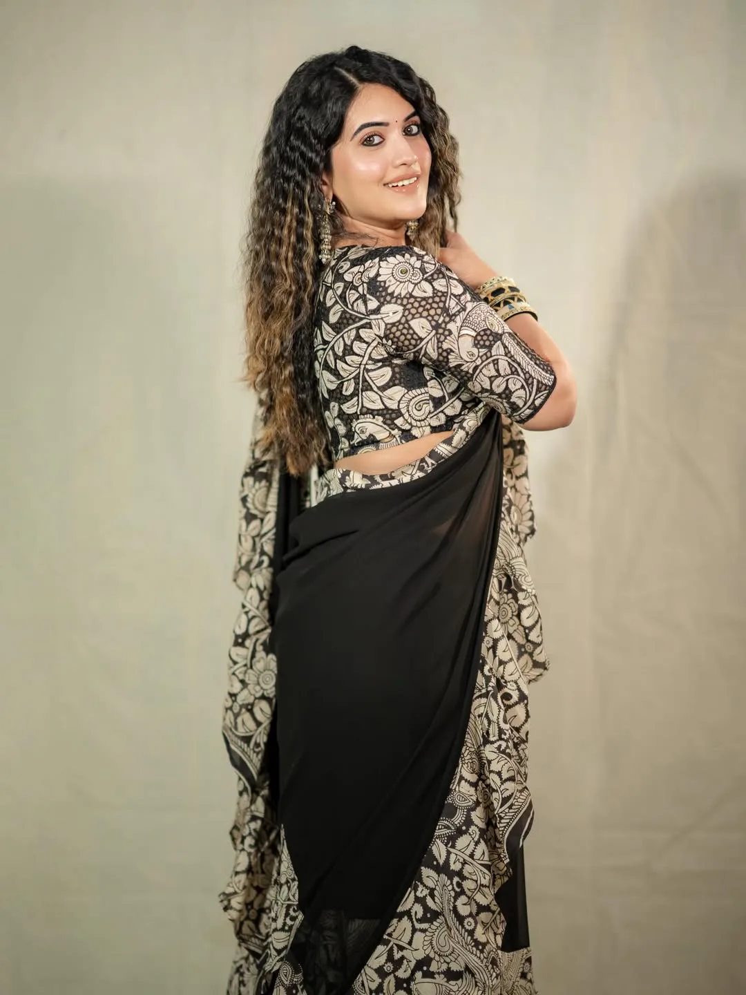 sravanthi chokkarapu latest photos