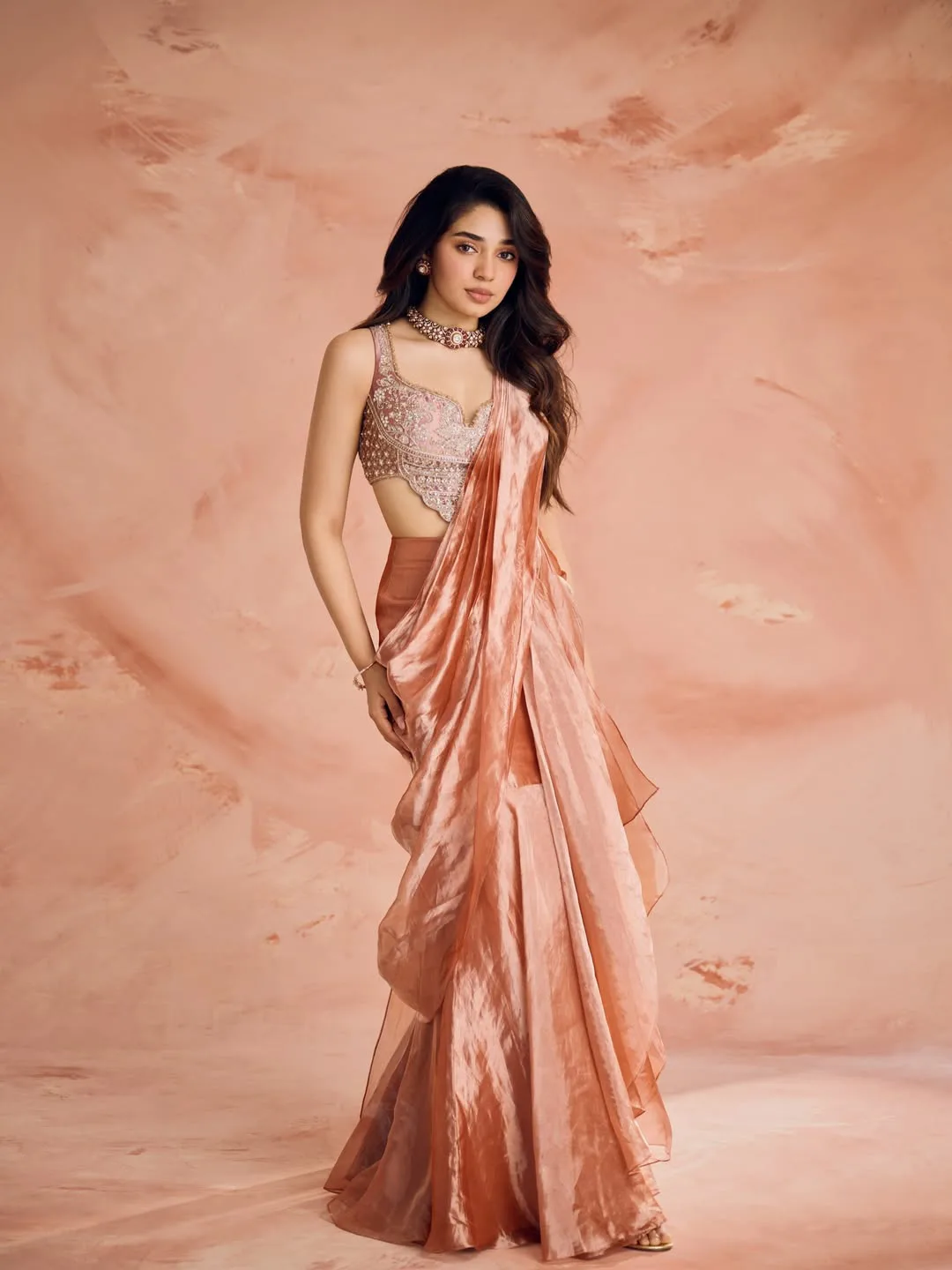 star beauty krithi shetty stunning looks in saree