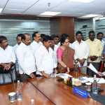 హైడ్రా ప్రజావాణికి పోటెత్తిన ఫిర్యాదులు: ‘లేఅవుట్లను మాయం చేస్తున్నారు.. మా పార్కులు, రోడ్లను కాపాడండి!’