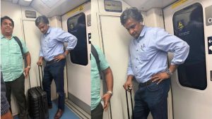 cricket-legend-javagal-srinath-spotted-riding-delhi-metro