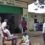 తెలంగాణలో యూరియా కోసం రైతు ఆవేదన.. ‘ఒక్క బస్తా అయినా ఇవ్వండి సార్’ అంటూ వేడుకోలు