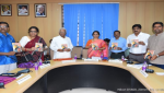 toiling-mother-and-other-poems-book-launch-uoh